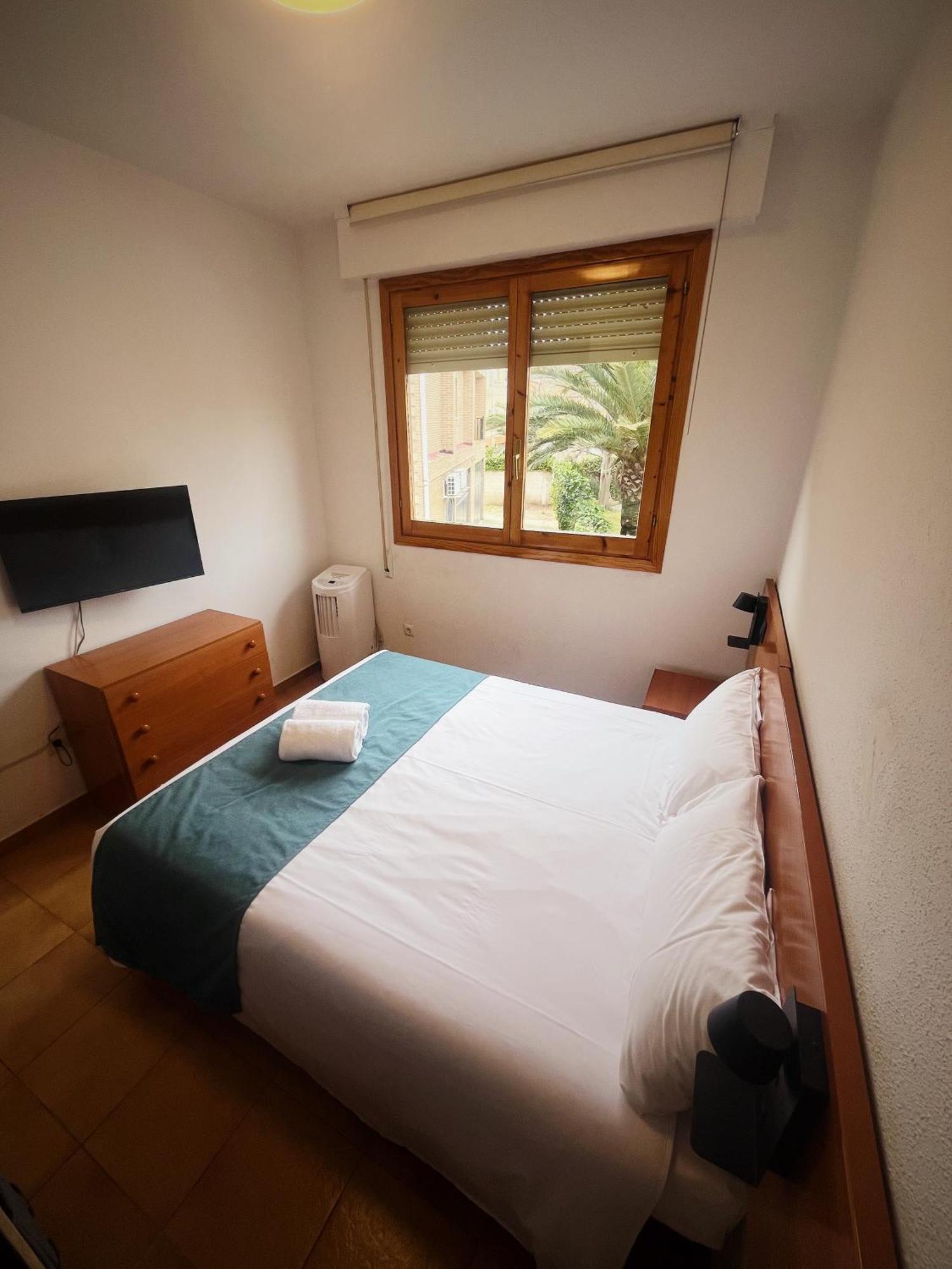 Hostal Legaz Funes Εξωτερικό φωτογραφία
