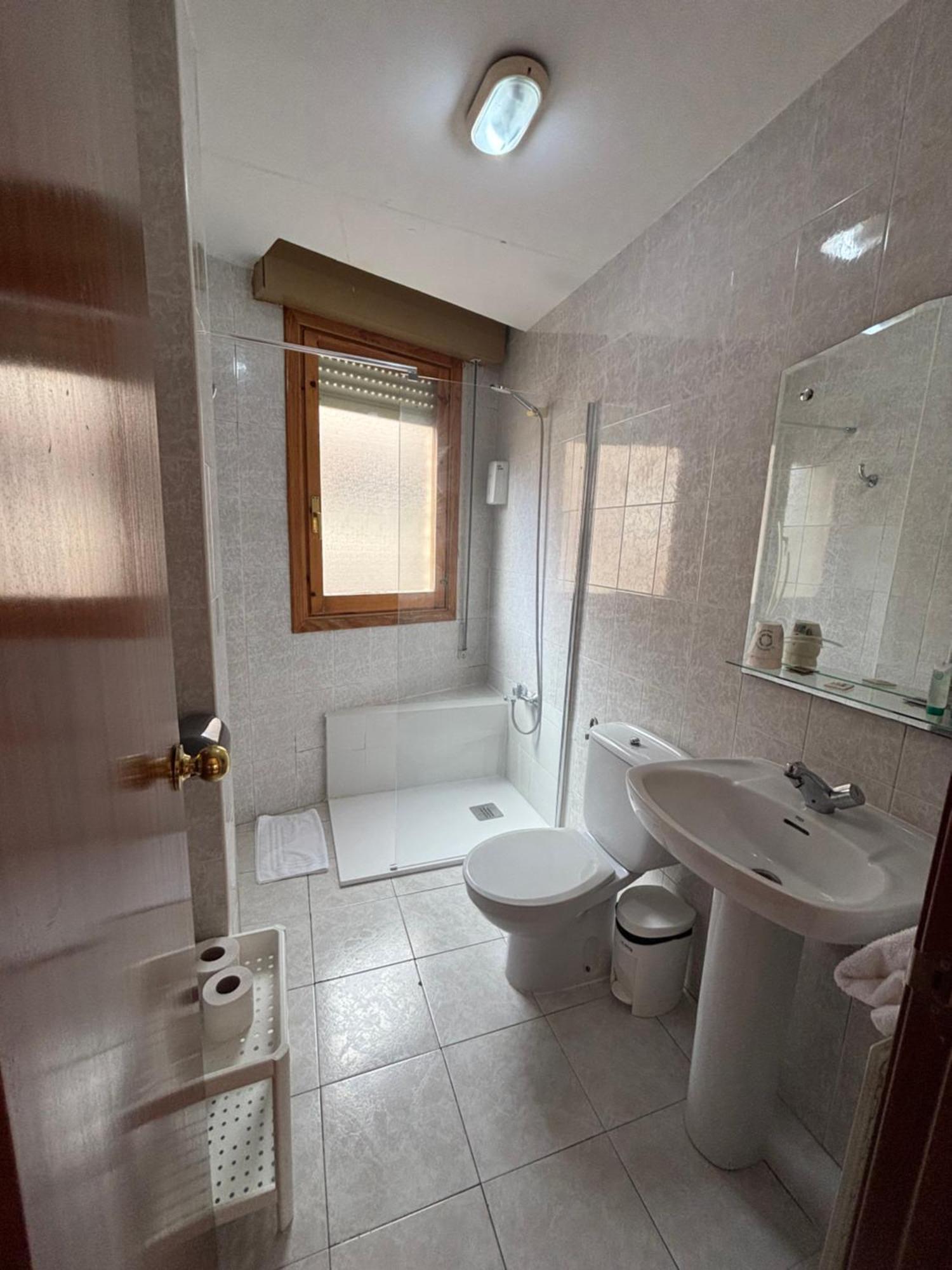 Hostal Legaz Funes Εξωτερικό φωτογραφία