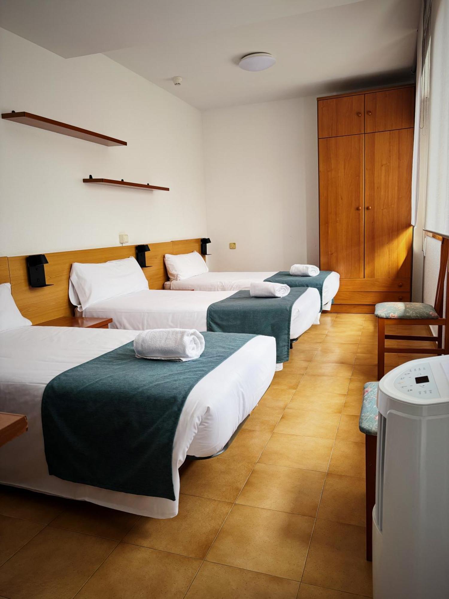 Hostal Legaz Funes Εξωτερικό φωτογραφία